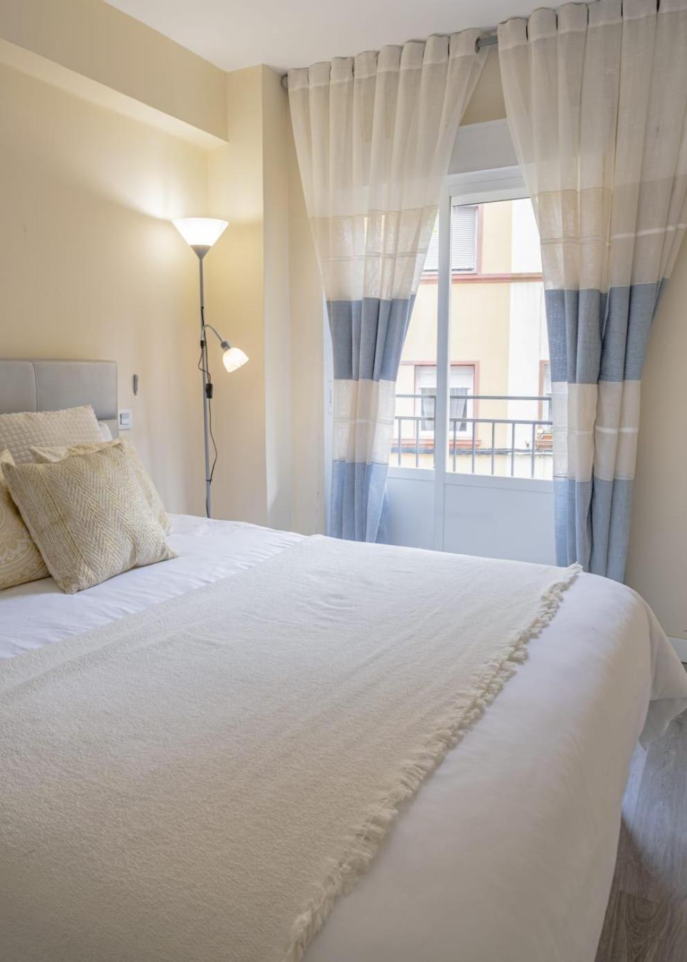 Apartamento Cerca Del Pilar ซาราโกซา ภายนอก รูปภาพ