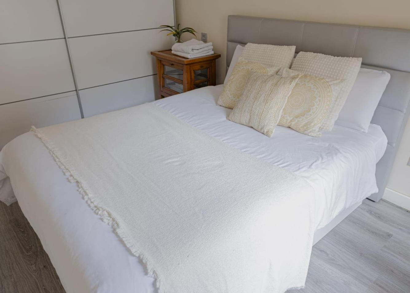 Apartamento Cerca Del Pilar ซาราโกซา ภายนอก รูปภาพ